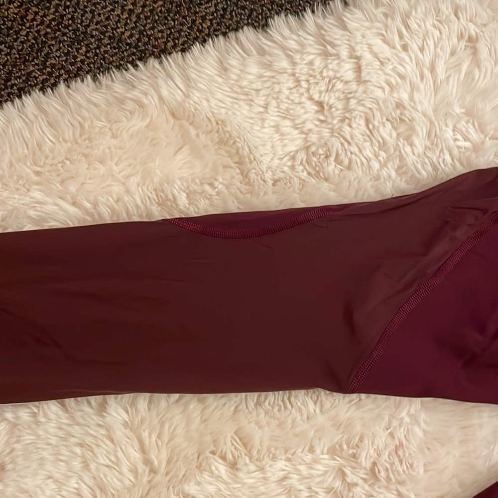Plum size 4 Lululemon leggings - Picture 3 of 5